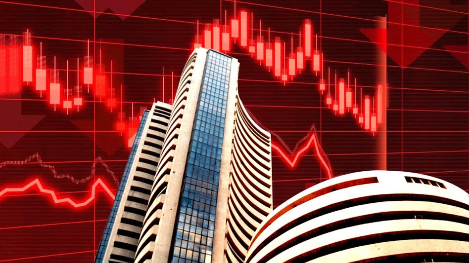 <strong>Markets are in the red, with the Sensex falling to 60,710 and the Nifty falling to 18,028</strong>