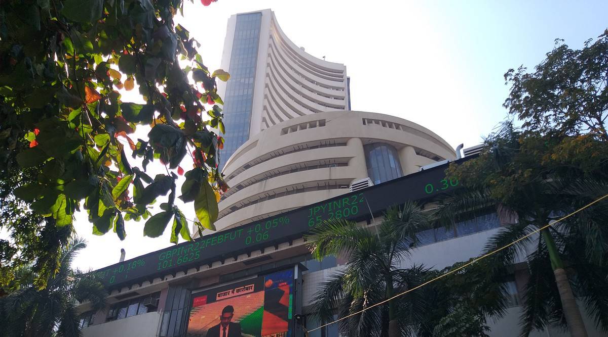 The Sensex fell over 900 points to close at 59,745, and Nifty fell to 17,554