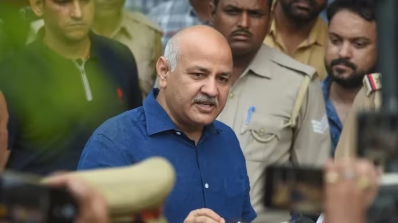 <strong>Manish Sisodia requests that the court allow him to carry books as he is being sent to 14-day custody</strong>