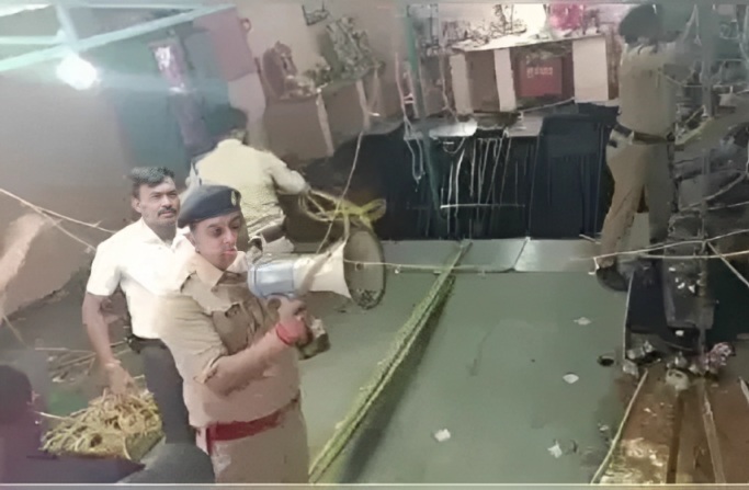 Stepwell collapse at an Indore temple resulted in 12 deaths and 19 rescues