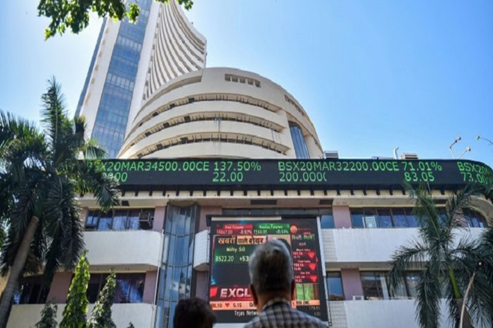 Sensex rose by 367 points closing at 66,527; Nifty rises to 19,753