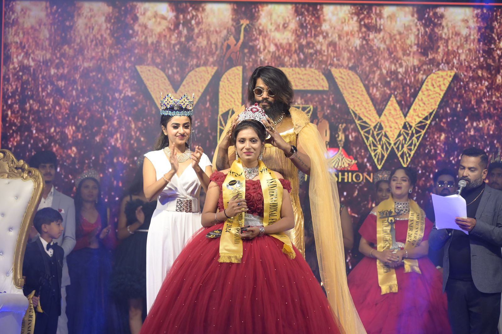 Shwetha Patil from Davangere Crowned Mrs. National Fashion Icon of